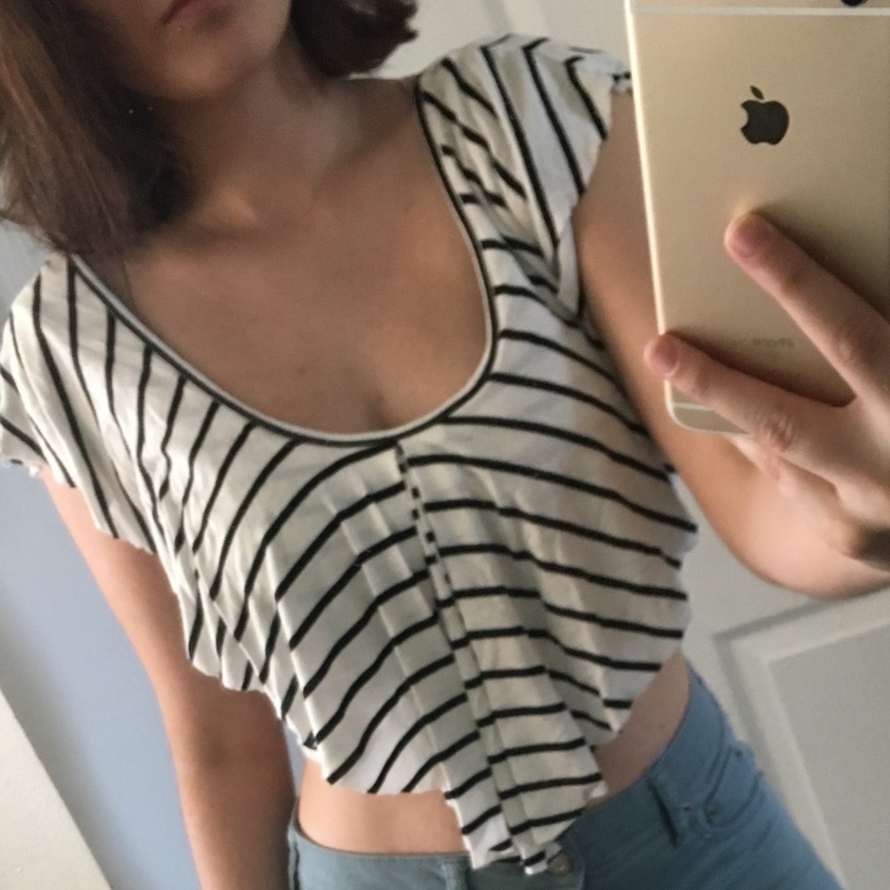 Black and white crop top